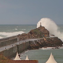 Huge waves on the lighthouse of San Vicente de la Barquera